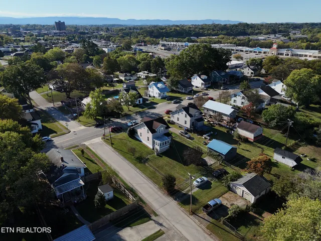 $299,900 | 304 West Lincoln Road, Alcoa, TN 37701