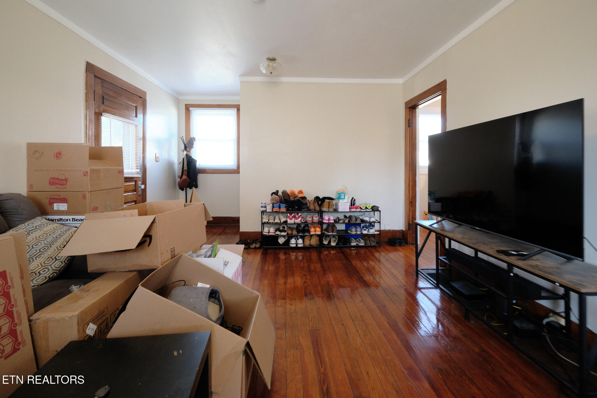 304 West Lincoln Road Alcoa, TN 37701 - Photo 5 of 55 304 W Lincoln Rd Alcoa, TN 2