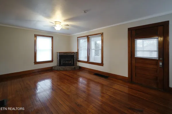 $299,900 | 304 West Lincoln Road, Alcoa, TN 37701