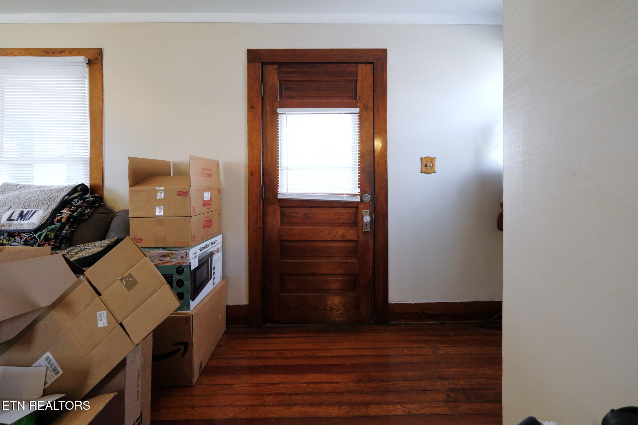 304 West Lincoln Road Alcoa, TN 37701 - Photo 7 of 55 304 W Lincoln Rd Alcoa, TN 4