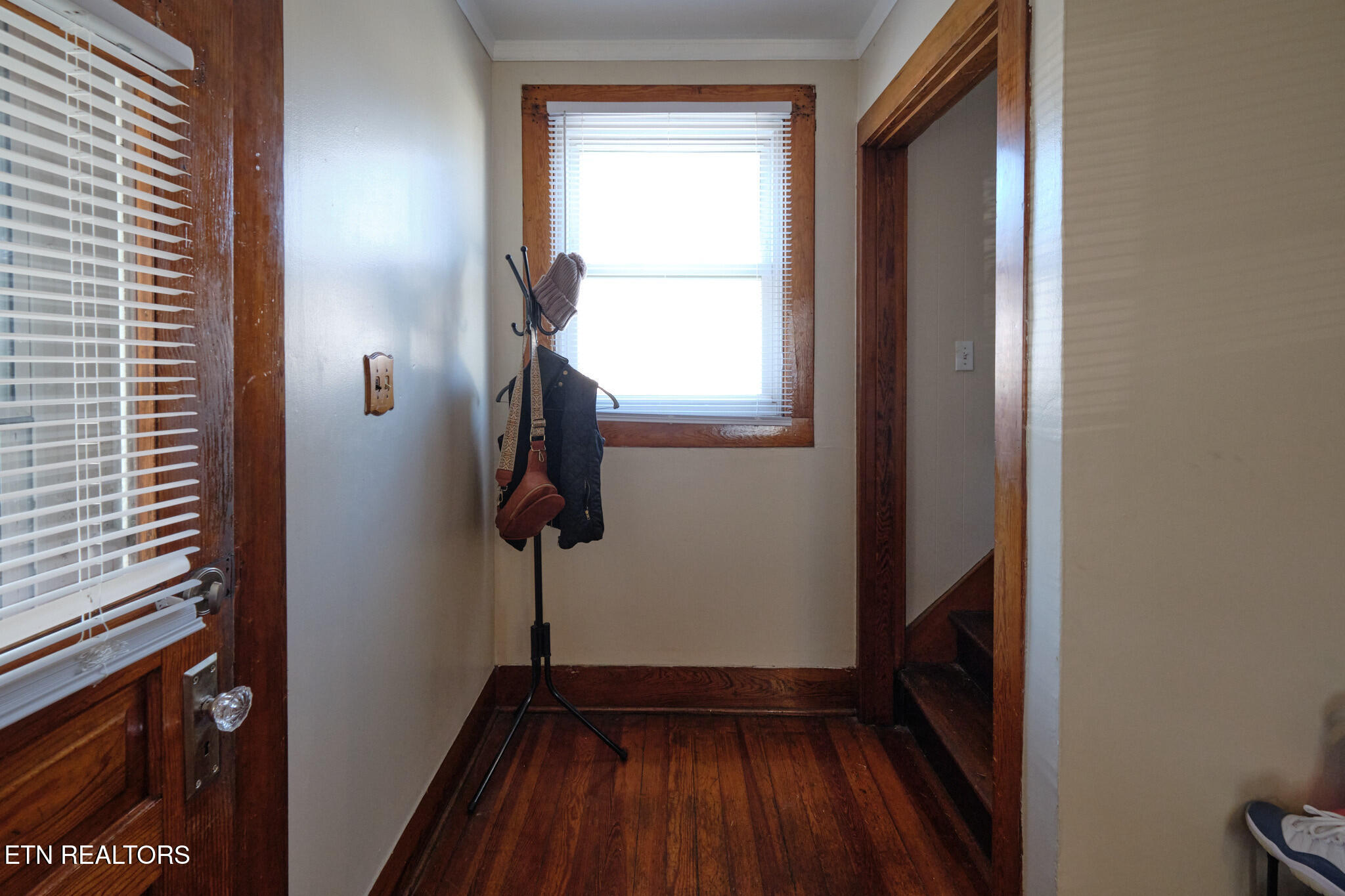 304 West Lincoln Road Alcoa, TN 37701 - Photo 8 of 55 304 W Lincoln Rd Alcoa, TN 5