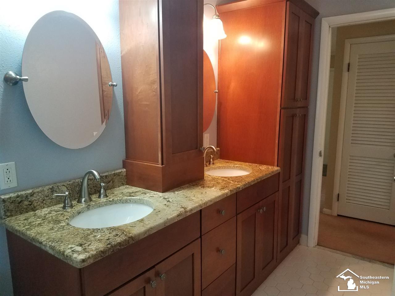 2632 Dean Road Lambertville, MI 48144 - Photo 3 of 26 Gallery Image 3