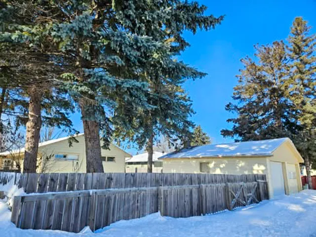 $165,000 | 308 Maple Avenue South, Thief River Falls, MN 56701