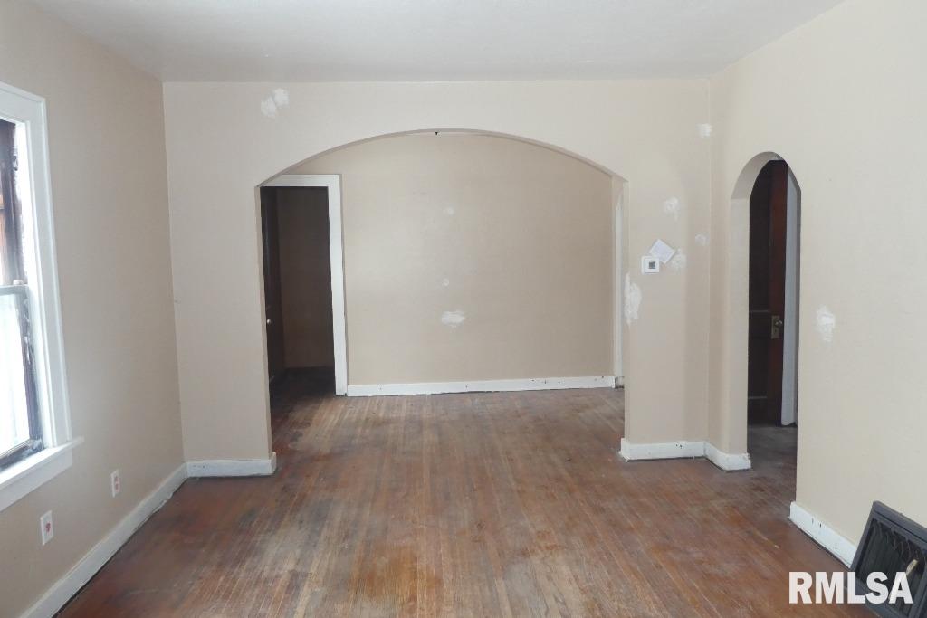 2401 Richards Lane Springfield, IL 62702 - Photo 3 of 18