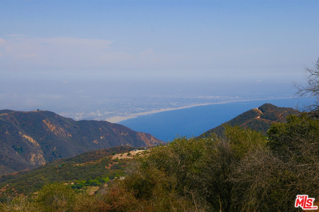 38 Saddle Peak Road Topanga, CA 90290 - Photo 1 of 32