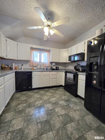 $169,000 | 503 Albers Street, Golden, IL 62339