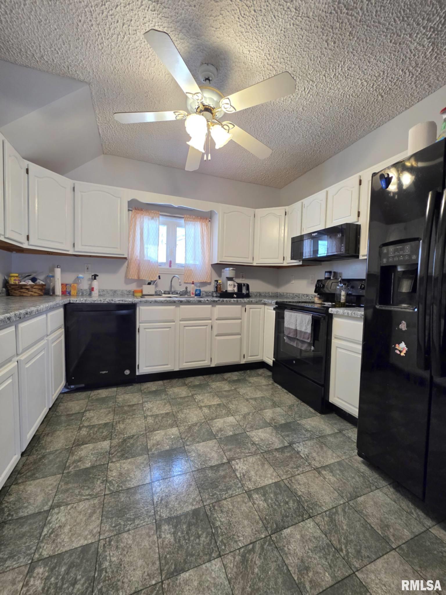 503 Albers Street Golden, IL 62339 - Photo 17 of 27