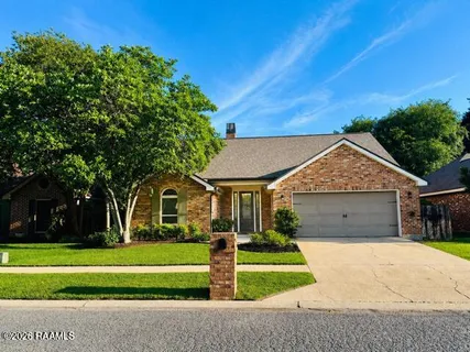 $230,000 | 106 Queensford Way, Youngsville, LA 70592