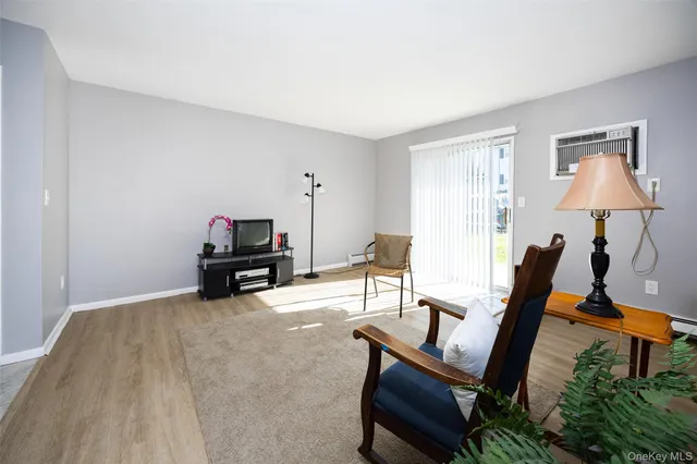 $250,000 | 6 Yew Court, Unit A, Fishkill, NY 12524