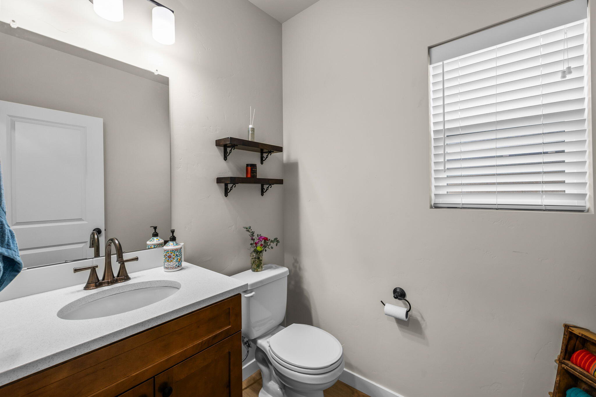 16480 Bassett Road La Pine, OR 97739 - Photo 14 of 38 2023_12_29_16480_bassett_rd-13
