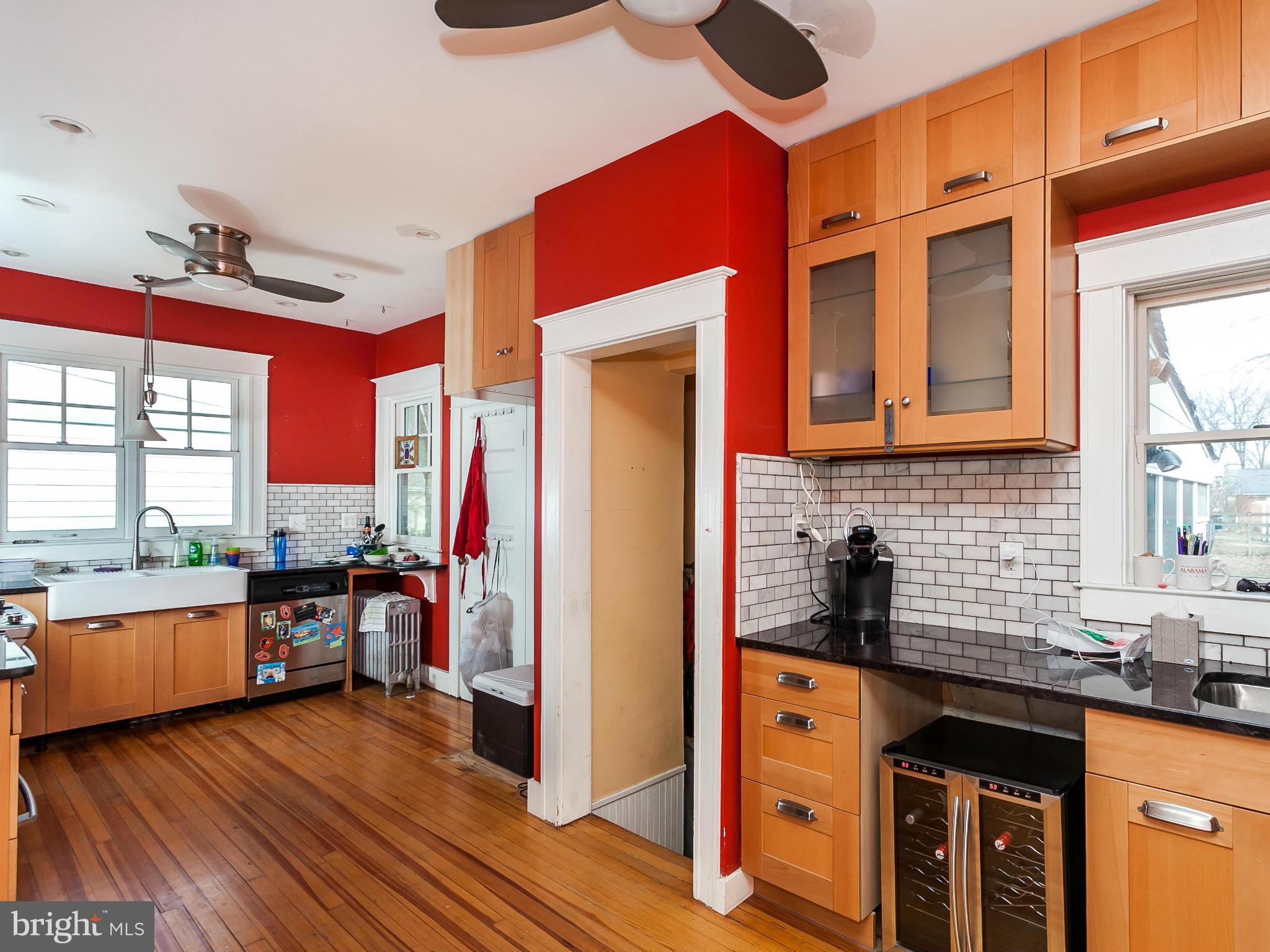 419 Rolling Rd. Catonsville, MD 21228 - Photo 8 of 24 Kitchen