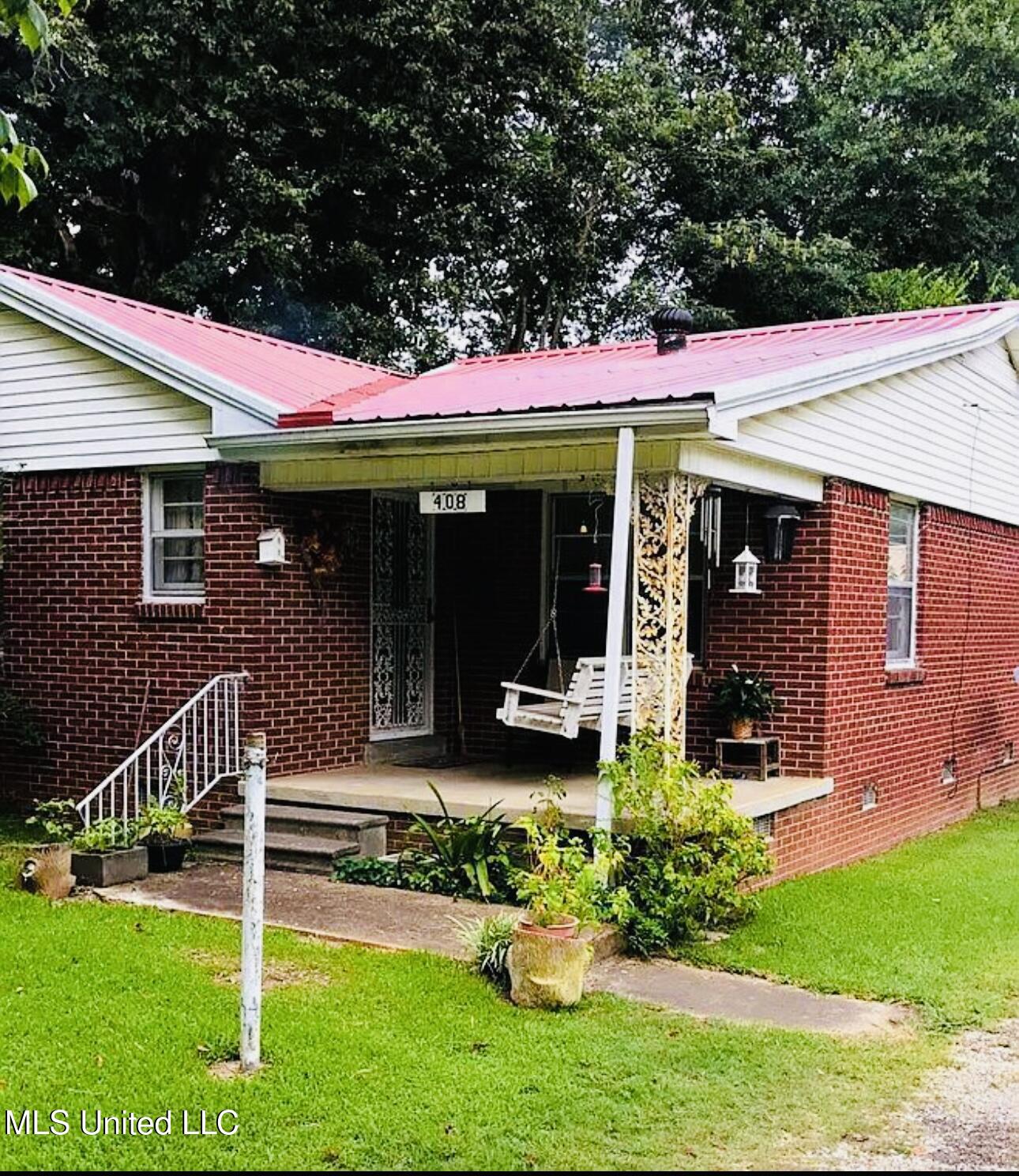 408 North Adams Street Iuka, MS 38852 - Photo 3 of 14 front