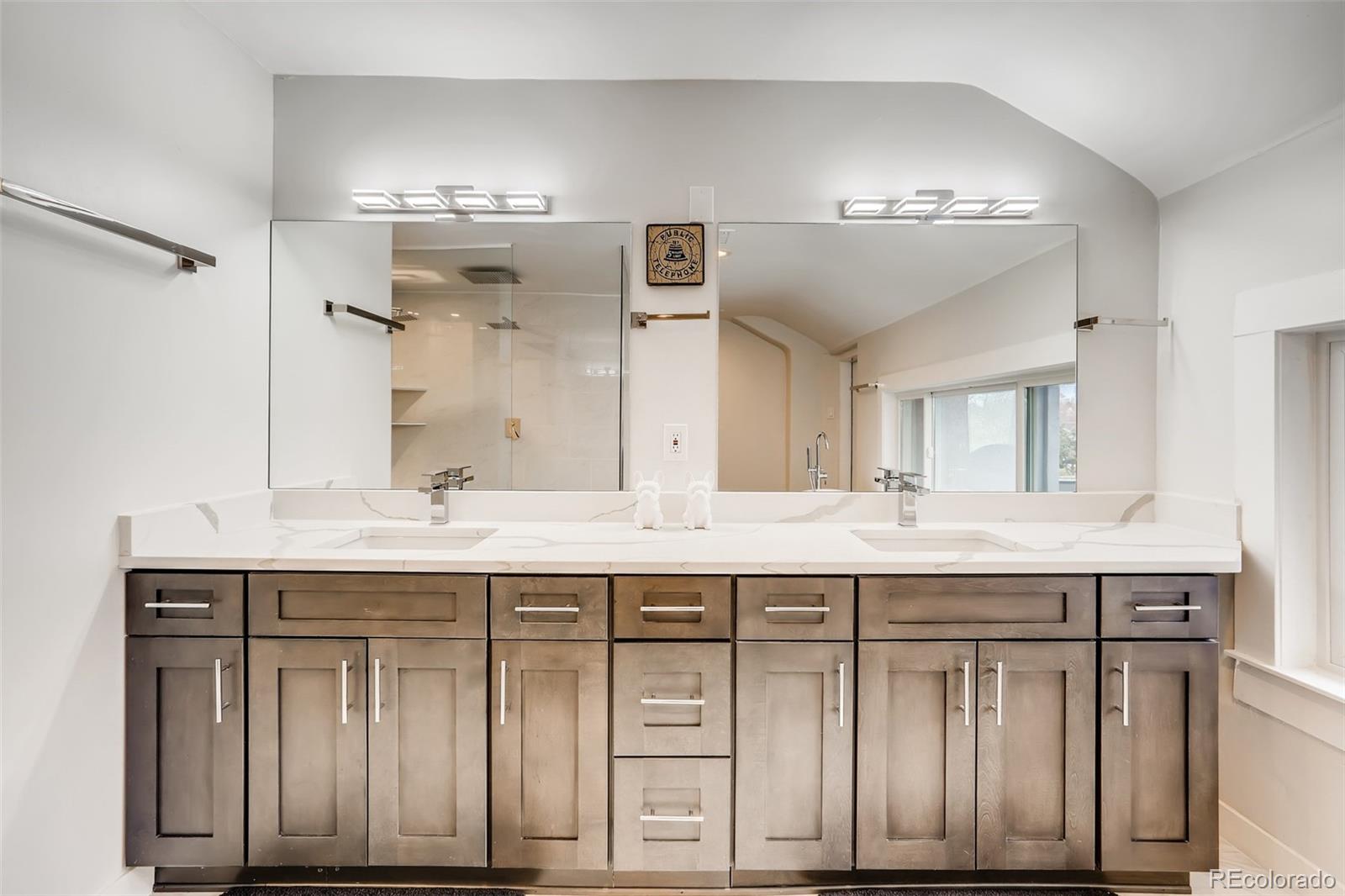 2551 York Street Denver, CO 80205 - Photo 18 of 36
