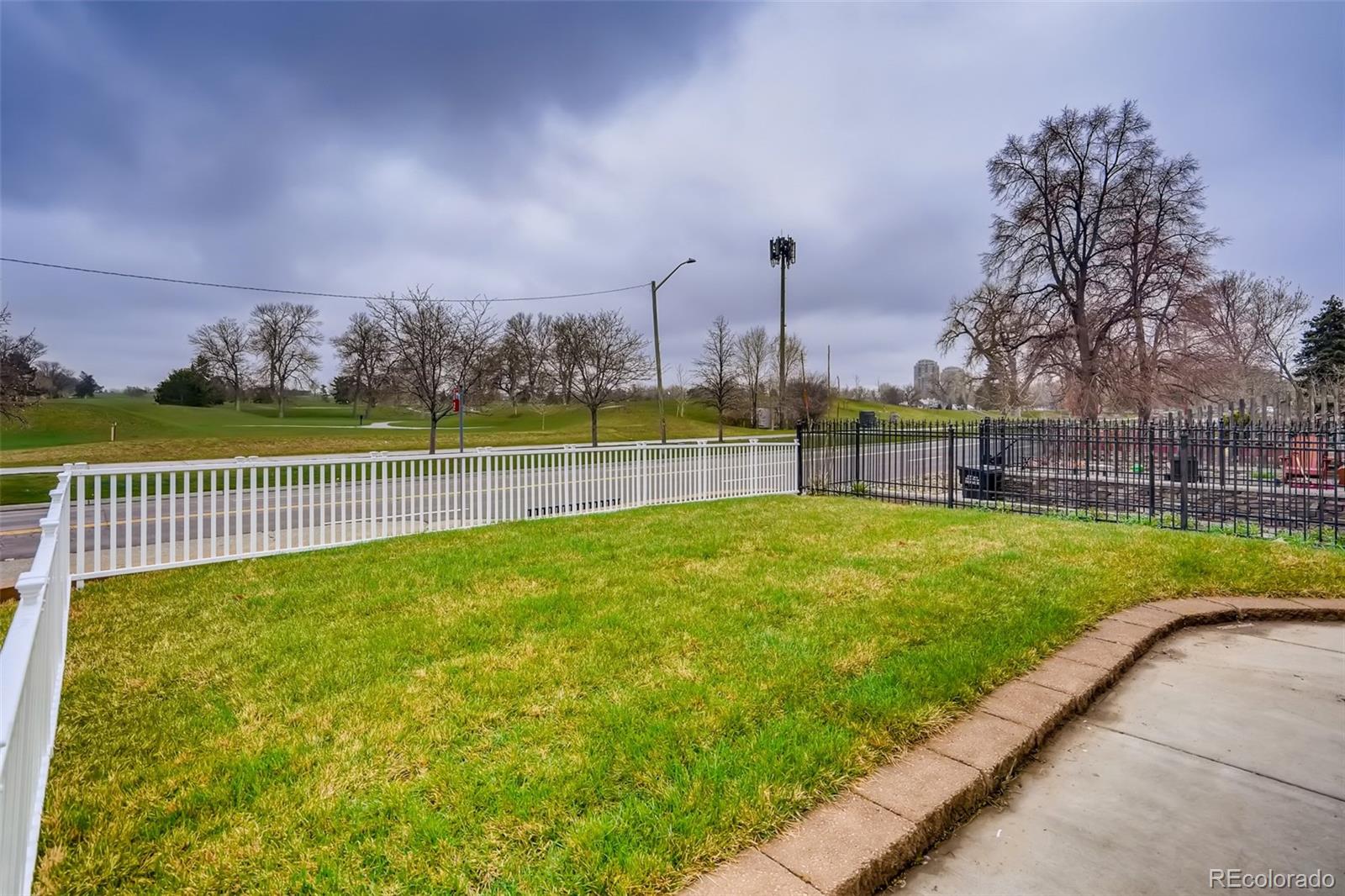 2551 York Street Denver, CO 80205 - Photo 4 of 36