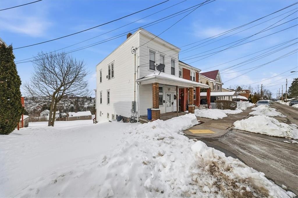 421 Kirk Avenue Pittsburgh, PA 15227 - Photo 3 of 32 Gallery Image 3