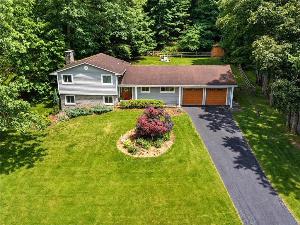24 Little Spring Run Perinton, NY 14450 - Photo 2 of 37