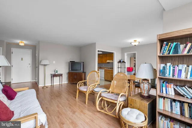 $249,999 | 10401 Grosvenor Place, Unit 413, Rockville, MD 20852