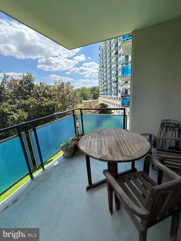 $249,999 | 10401 Grosvenor Place, Unit 413, Rockville, MD 20852