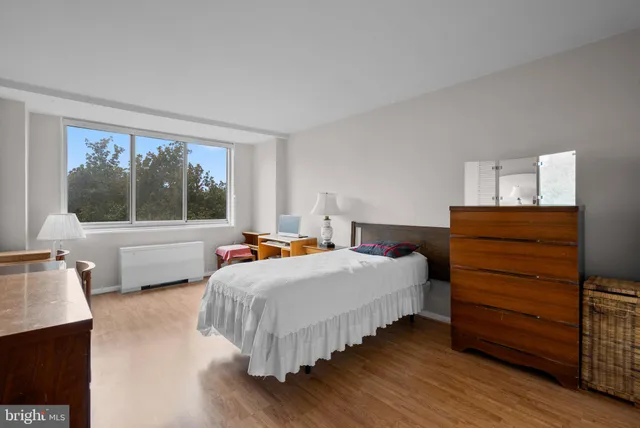 $249,999 | 10401 Grosvenor Place, Unit 413, Rockville, MD 20852