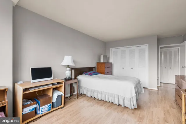 $249,999 | 10401 Grosvenor Place, Unit 413, Rockville, MD 20852