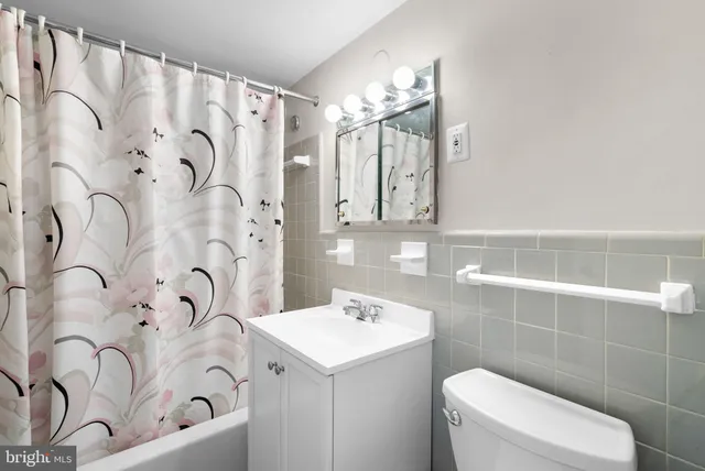 $249,999 | 10401 Grosvenor Place, Unit 413, Rockville, MD 20852