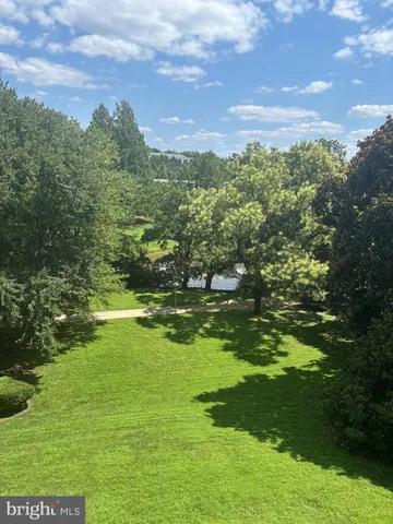 $249,999 | 10401 Grosvenor Place, Unit 413, Rockville, MD 20852