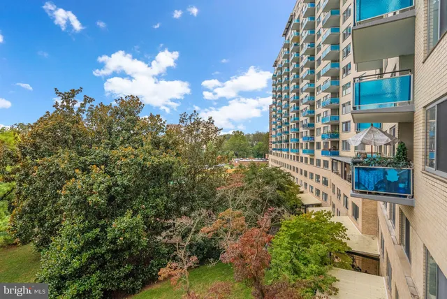 $249,999 | 10401 Grosvenor Place, Unit 413, Rockville, MD 20852