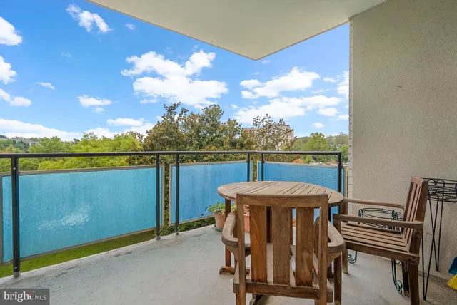 $249,999 | 10401 Grosvenor Place, Unit 413, Rockville, MD 20852