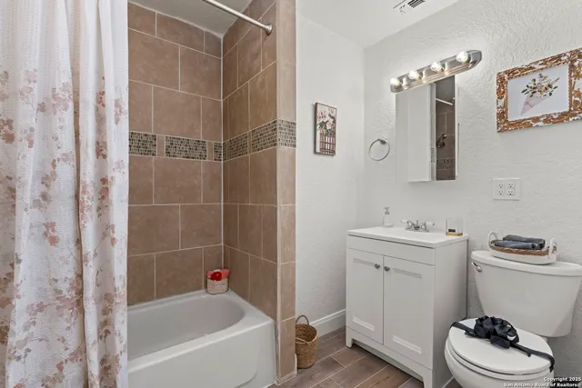 $1,750 | 200 Frost Street, San Antonio, TX 78201