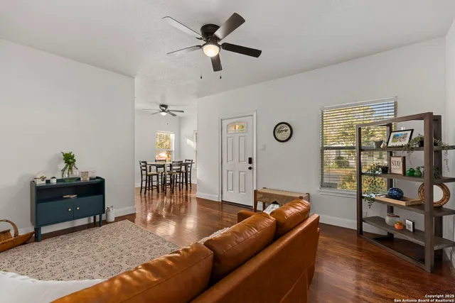 $1,750 | 200 Frost Street, San Antonio, TX 78201