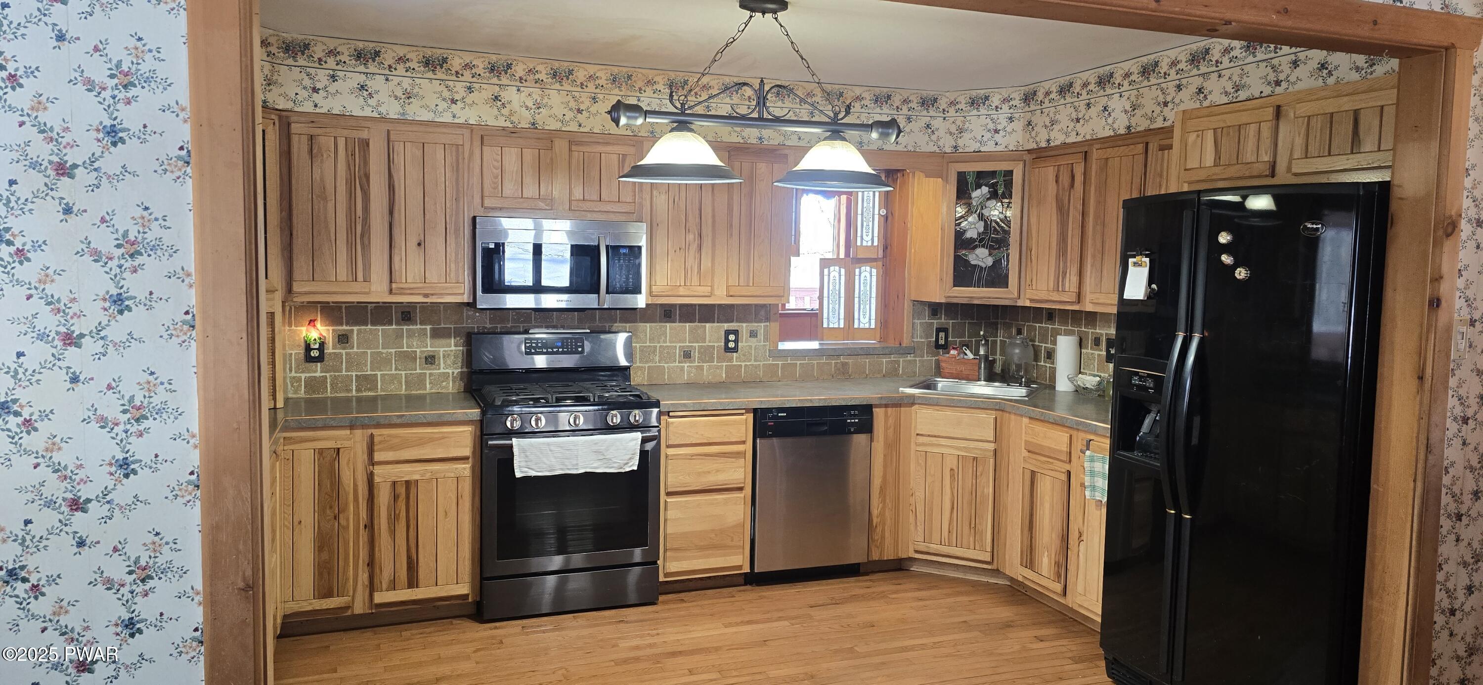 9 Barn Road Newfoundland, PA 18445 - Photo 2 of 27