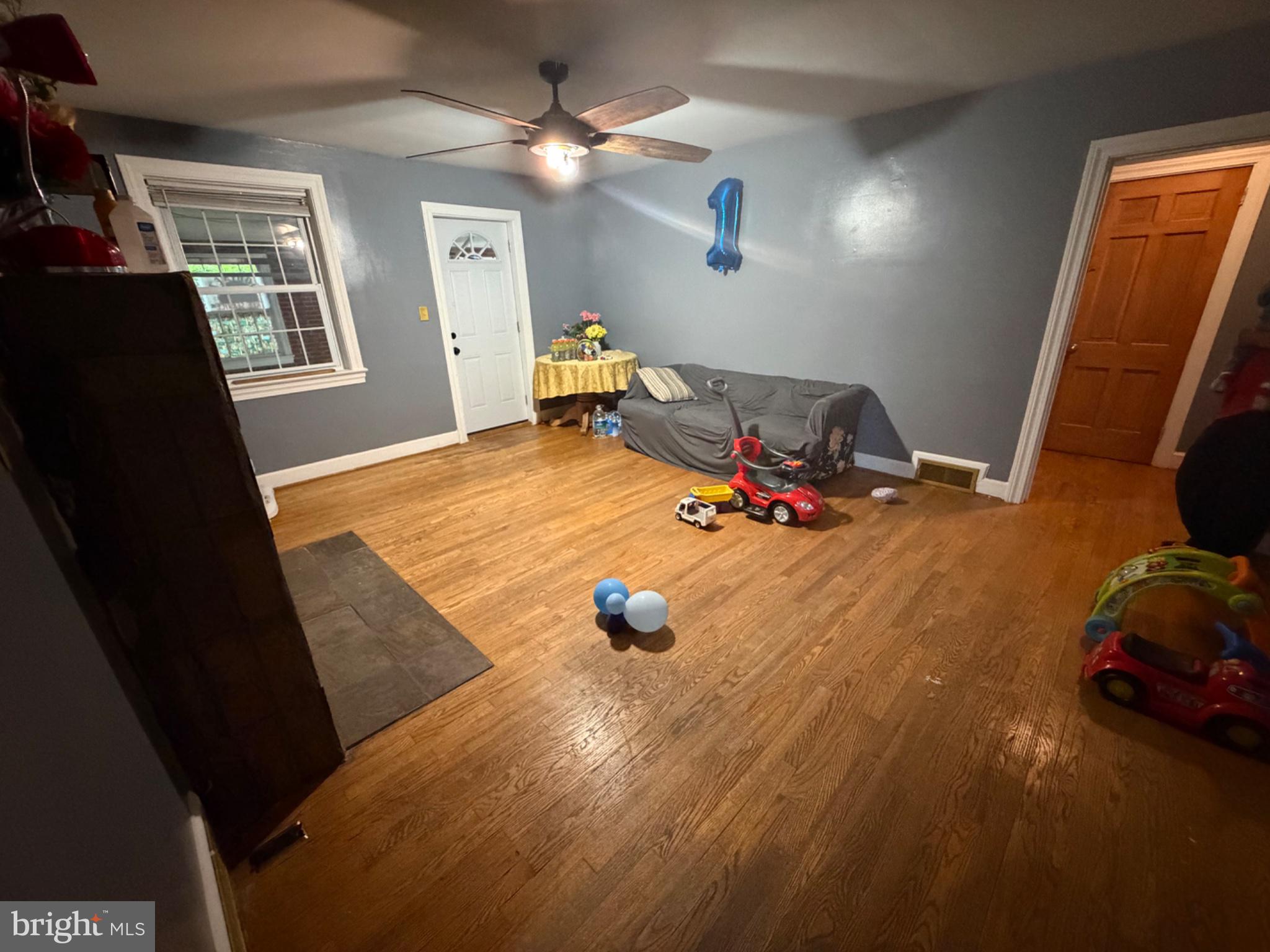 1235 South Blue Ridge Avenue Culpeper, VA 22701 - Photo 6 of 20 Spacious room with playful charm.