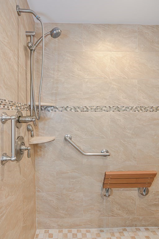196 Alder Road Westwood, MA 02090 - Photo 20 of 42 Gallery Image 20