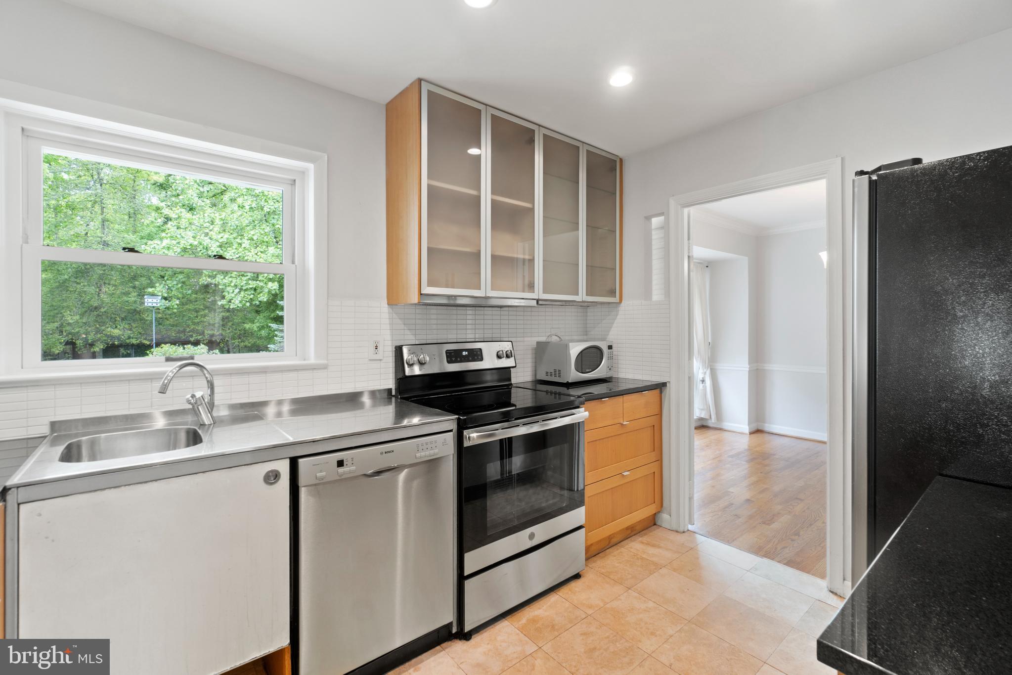 2293 Stratton Drive Potomac, MD 20854 - Photo 16 of 60