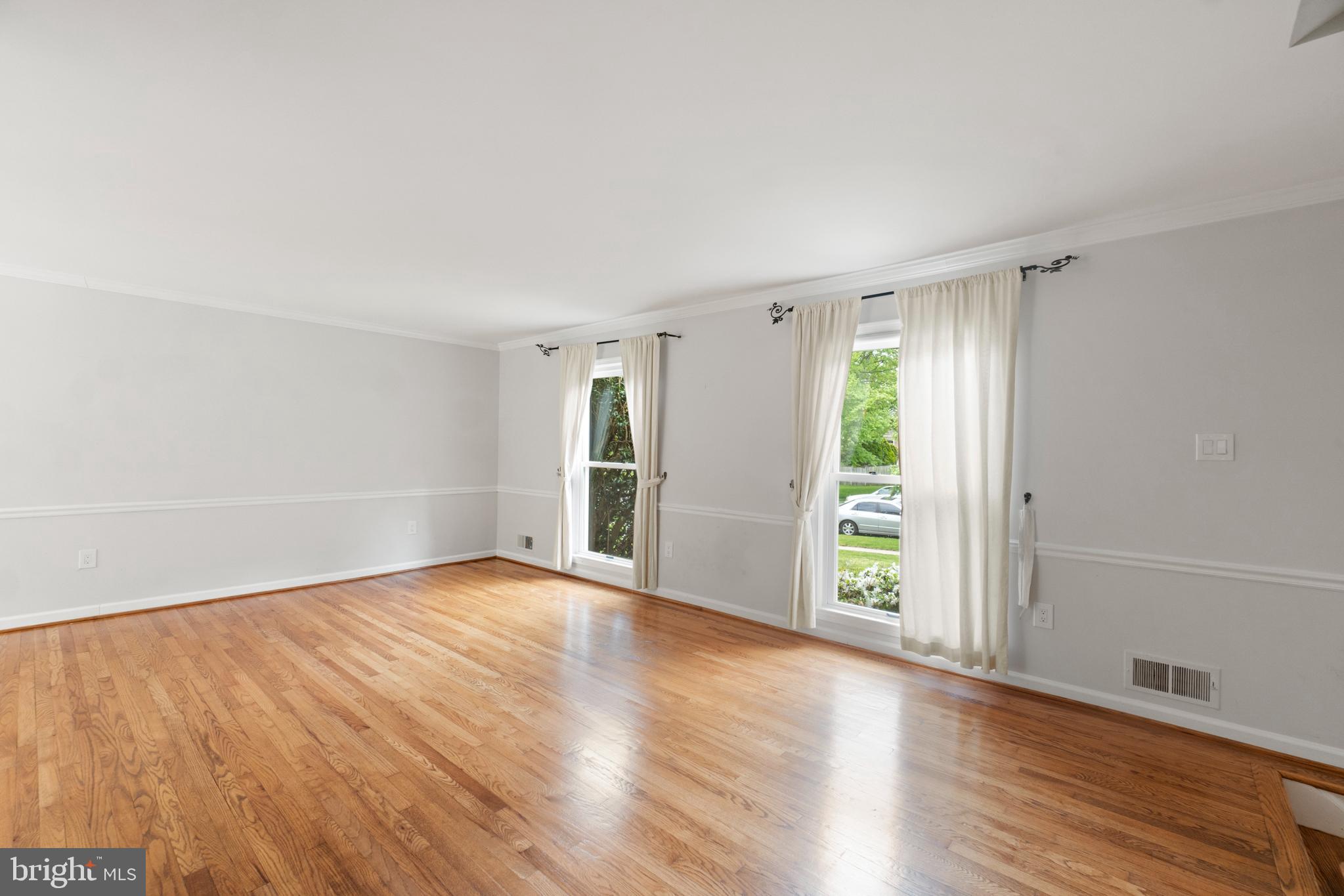 2293 Stratton Drive Potomac, MD 20854 - Photo 6 of 60