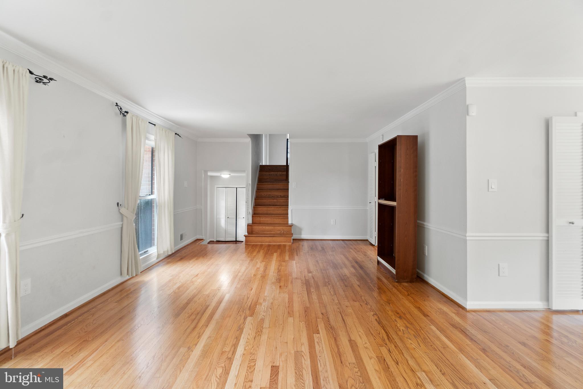 2293 Stratton Drive Potomac, MD 20854 - Photo 9 of 60