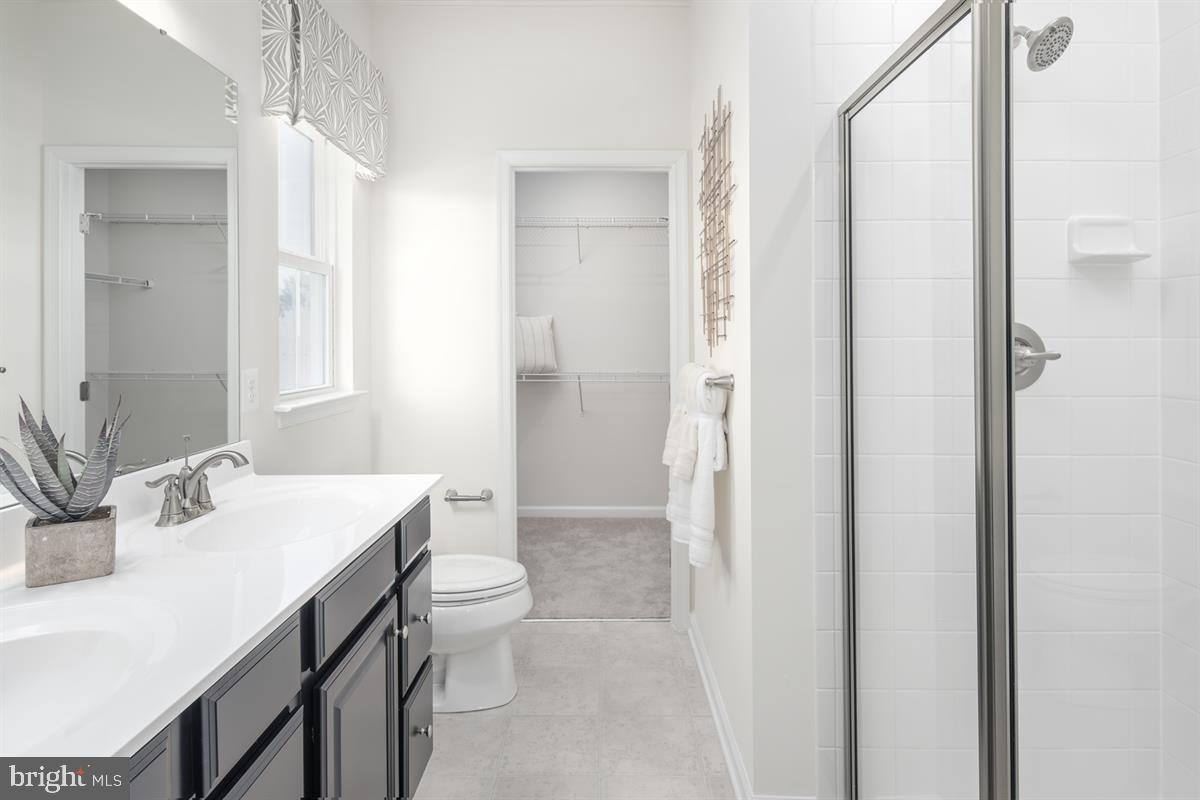 3114 Potters Hill Road Hanover, MD 21076 - Photo 14 of 31 OWNERS' S ROOMY BATH WITH TWO VANITY BOWLS