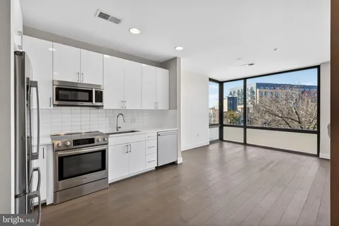 $430,000 | 1500 Pennsylvania Ave. Southeast, Unit 310, Washington, DC 20003