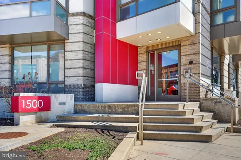 $430,000 | 1500 Pennsylvania Ave. Southeast, Unit 310, Washington, DC 20003