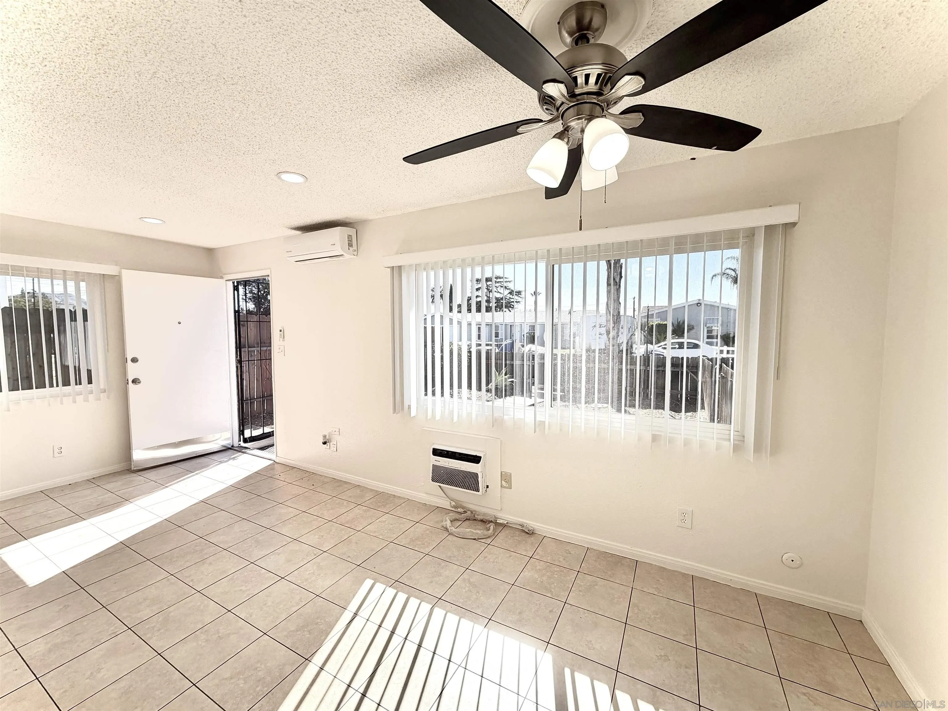 1254 Sumner Avenue, Unit B El Cajon, CA 92021 - Photo 3 of 6