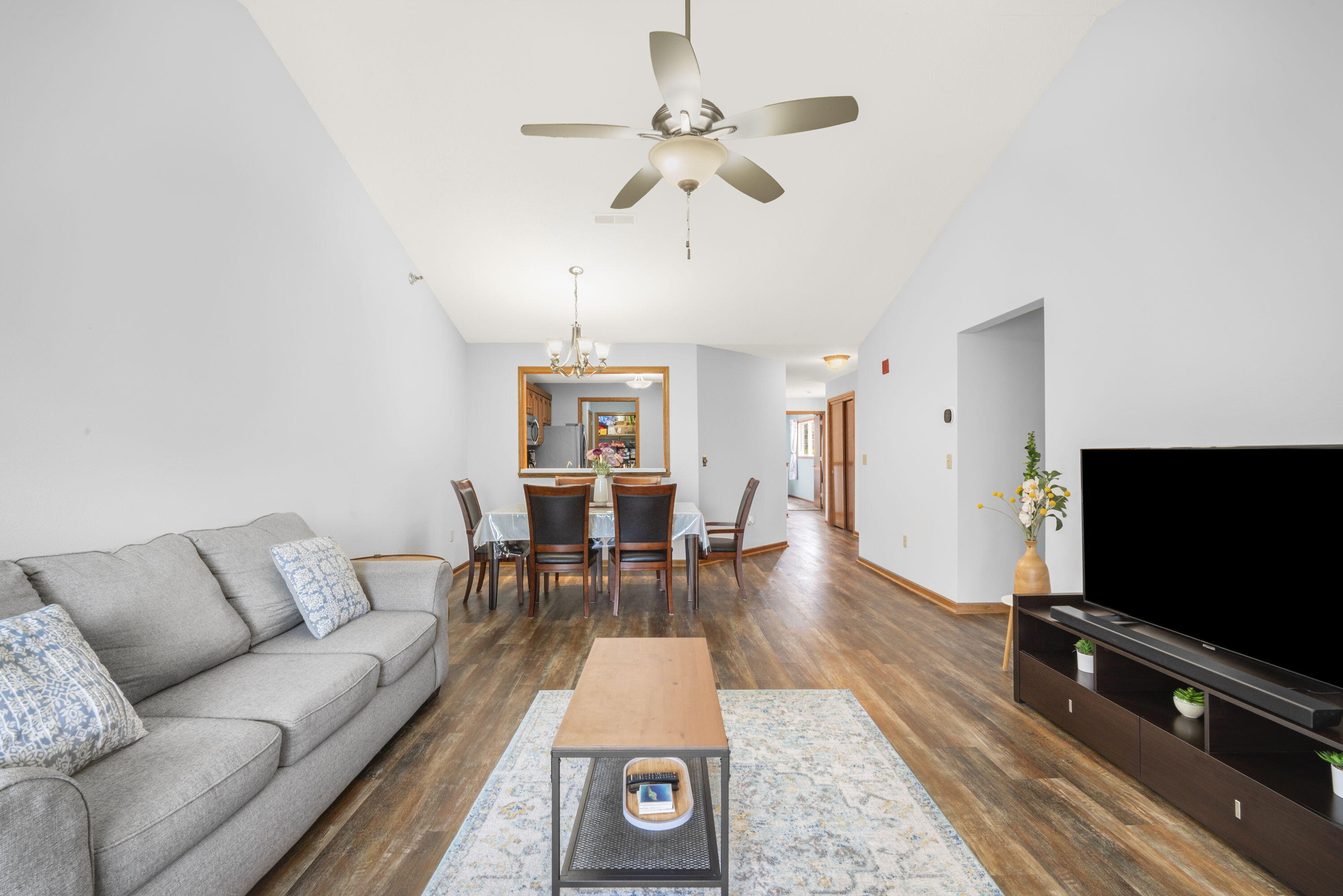 4511 South 124th Street New Berlin, WI 53151 - Photo 7 of 22 5_imgDSC06552