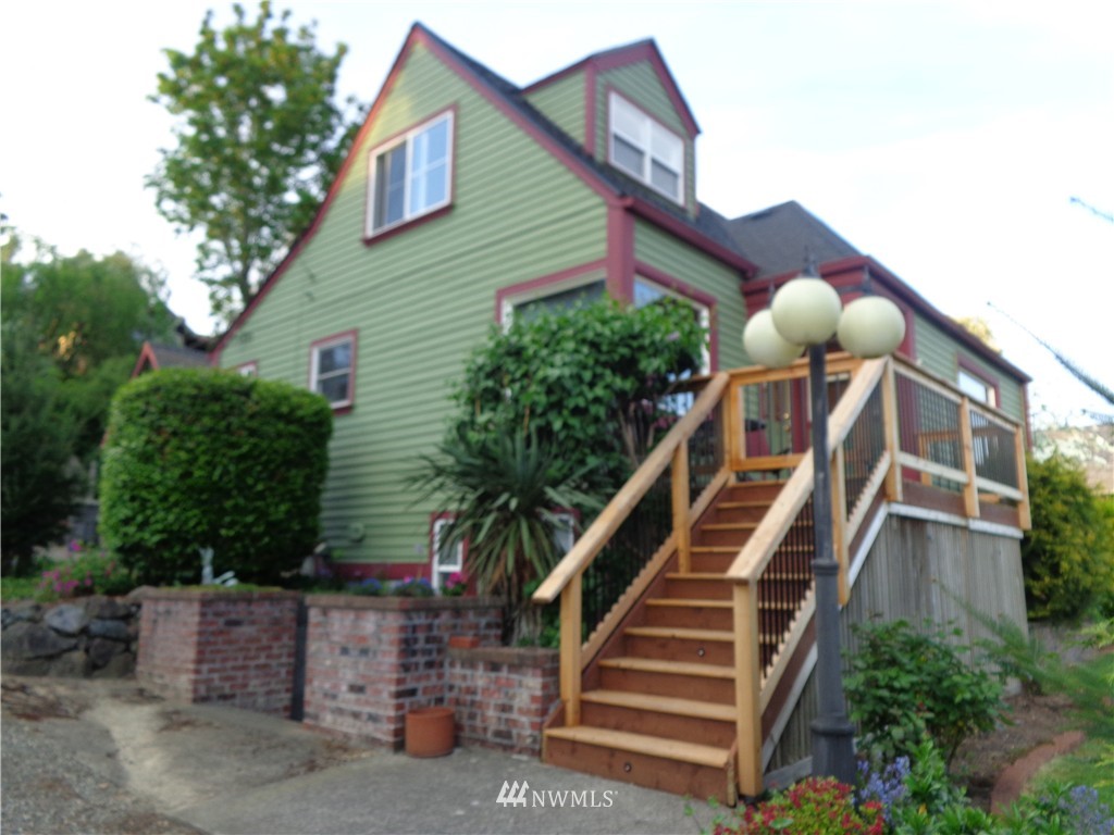 324 Earlington Avenue Southwest Renton, WA 98057 - Photo 1 of 17 Gallery Image 1