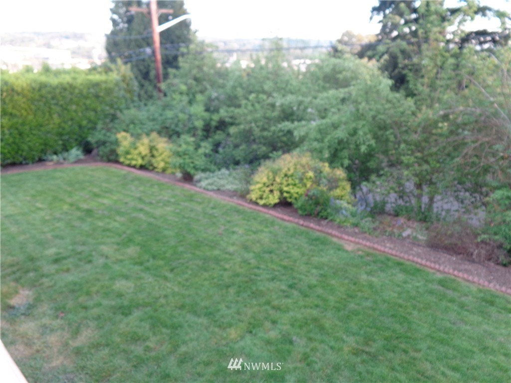 324 Earlington Avenue Southwest Renton, WA 98057 - Photo 5 of 17 Gallery Image 5