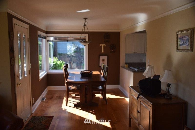 324 Earlington Avenue Southwest Renton, WA 98057 - Photo 7 of 17 Gallery Image 7