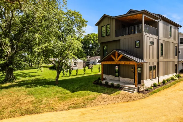a front view of house with yard