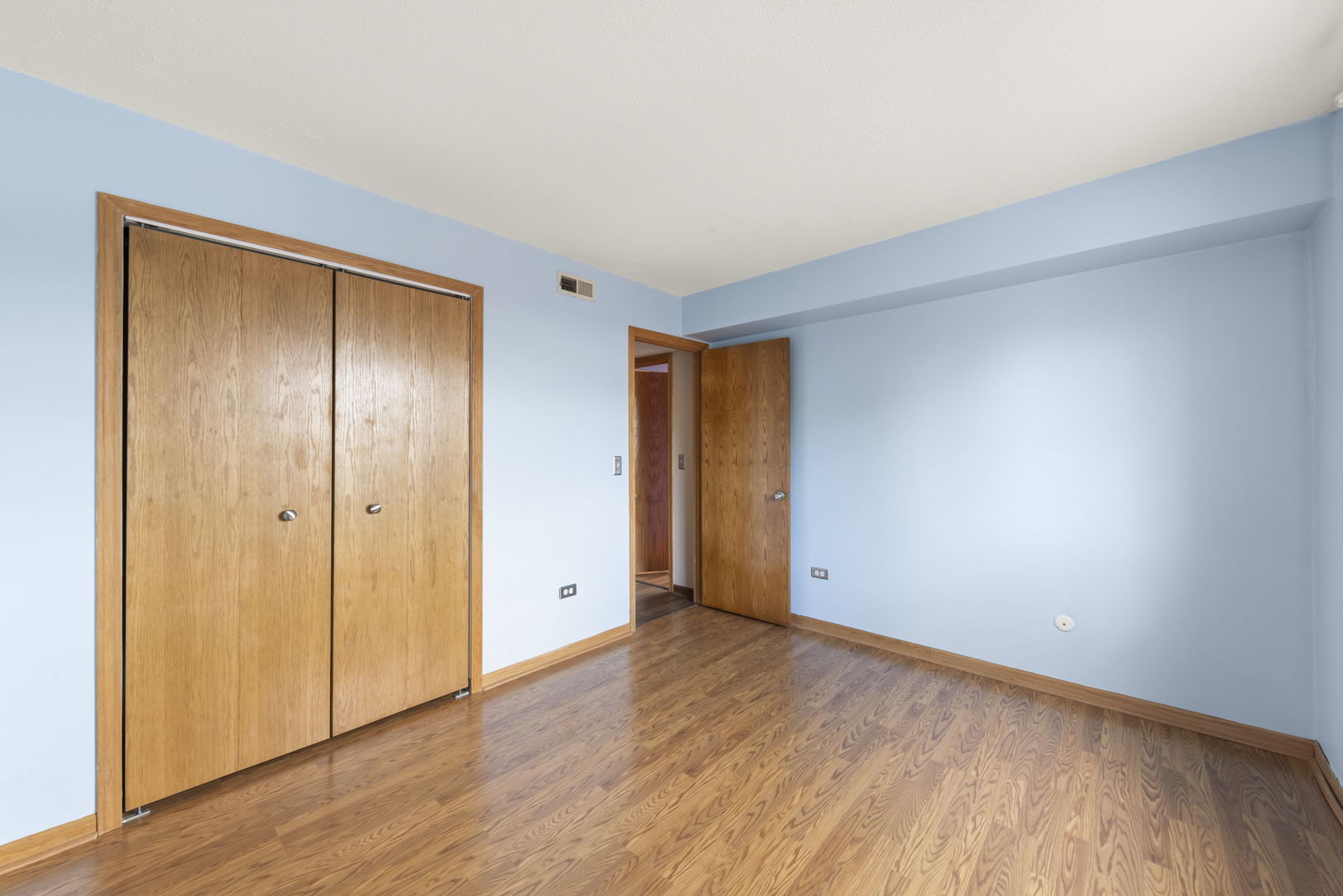 1233 Chalet Road, Unit 300 Naperville, IL 60563 - Photo 17 of 28 Gallery Image 17