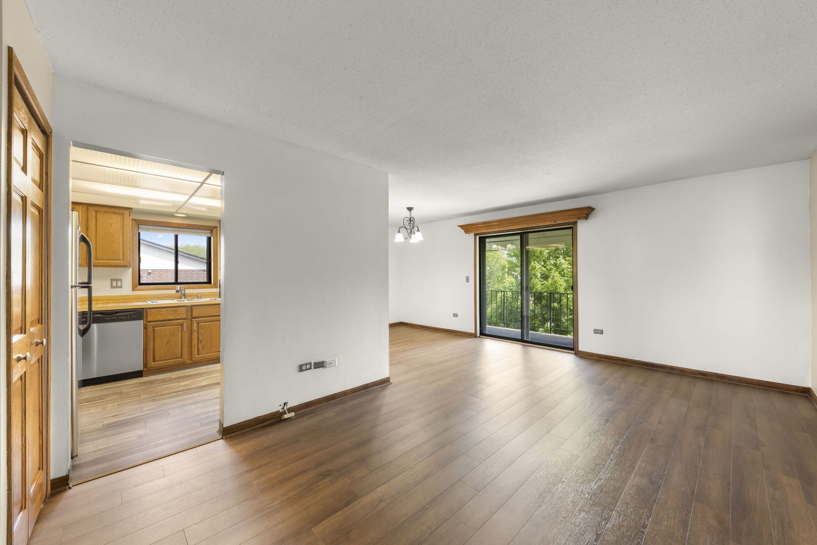 1233 Chalet Road, Unit 300 Naperville, IL 60563 - Photo 3 of 28 Gallery Image 3