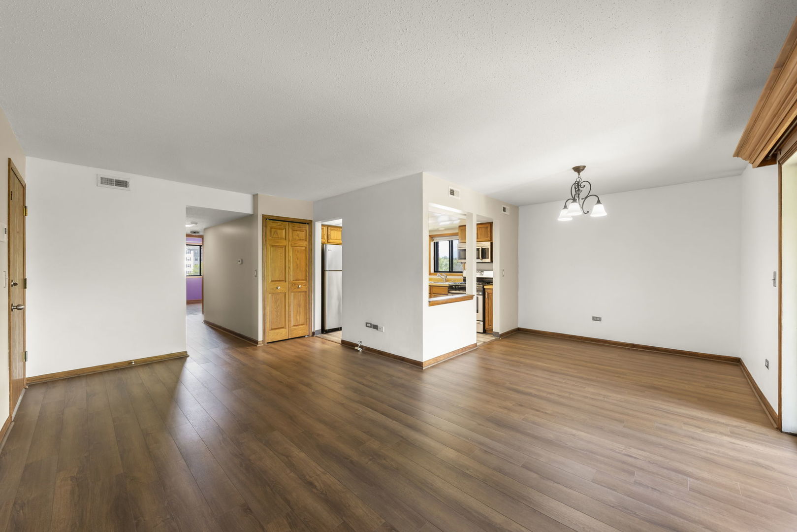 1233 Chalet Road, Unit 300 Naperville, IL 60563 - Photo 4 of 28 Gallery Image 4