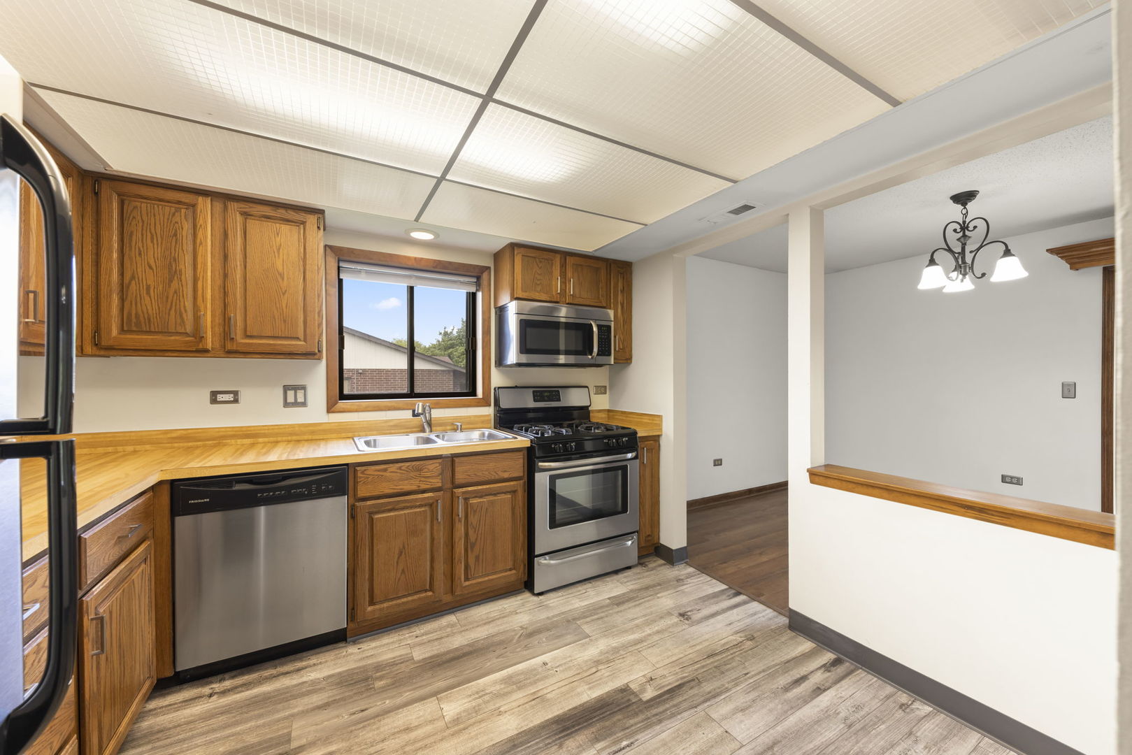 1233 Chalet Road, Unit 300 Naperville, IL 60563 - Photo 7 of 28 Gallery Image 7