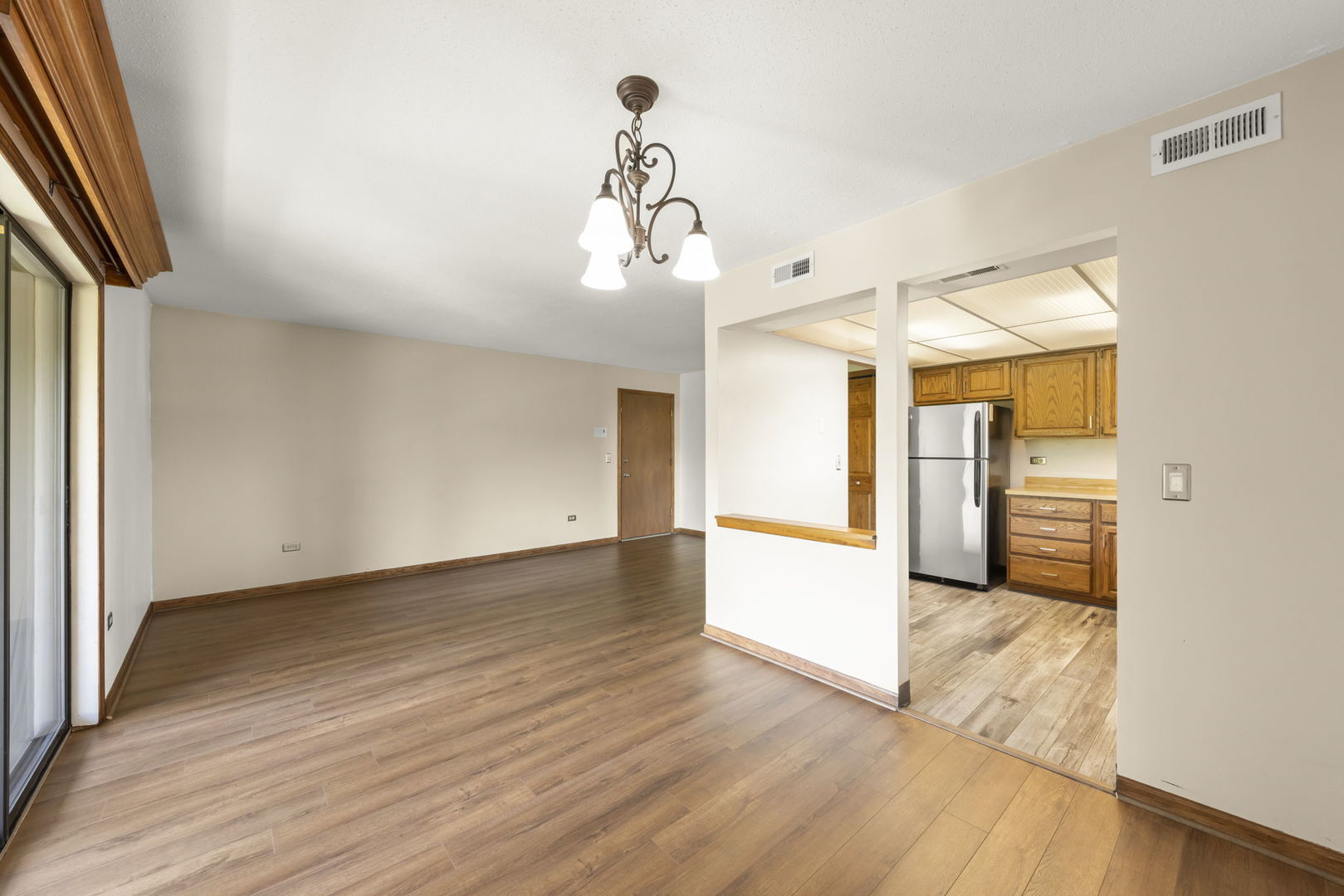 1233 Chalet Road, Unit 300 Naperville, IL 60563 - Photo 10 of 28 Gallery Image 10